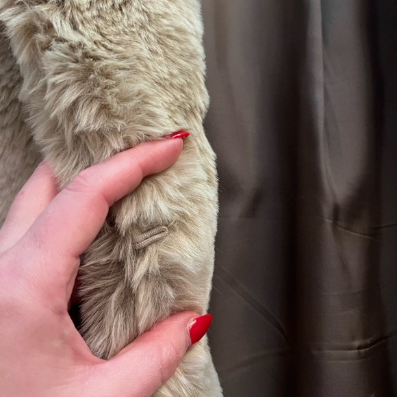 Sunday Best Plush Faux Fur Coat - Picture 3 of 5